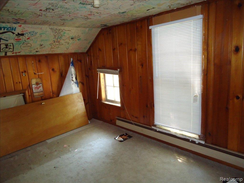451 Heights Road Lake Orion, MI 48362 - Photo 13 of 19 BEDROOM 2
