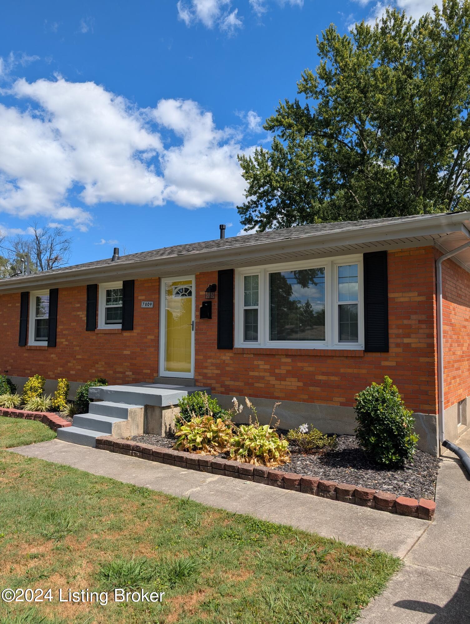 7809 Bluebonnet Road Louisville, KY 40258 - Photo 2 of 32 PXL_20240907_174435845