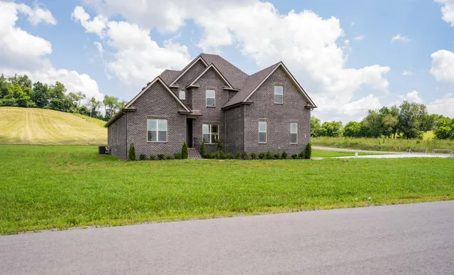 $714,999 | 139 Bruce Mdws Drive, Beechgrove, TN 37018