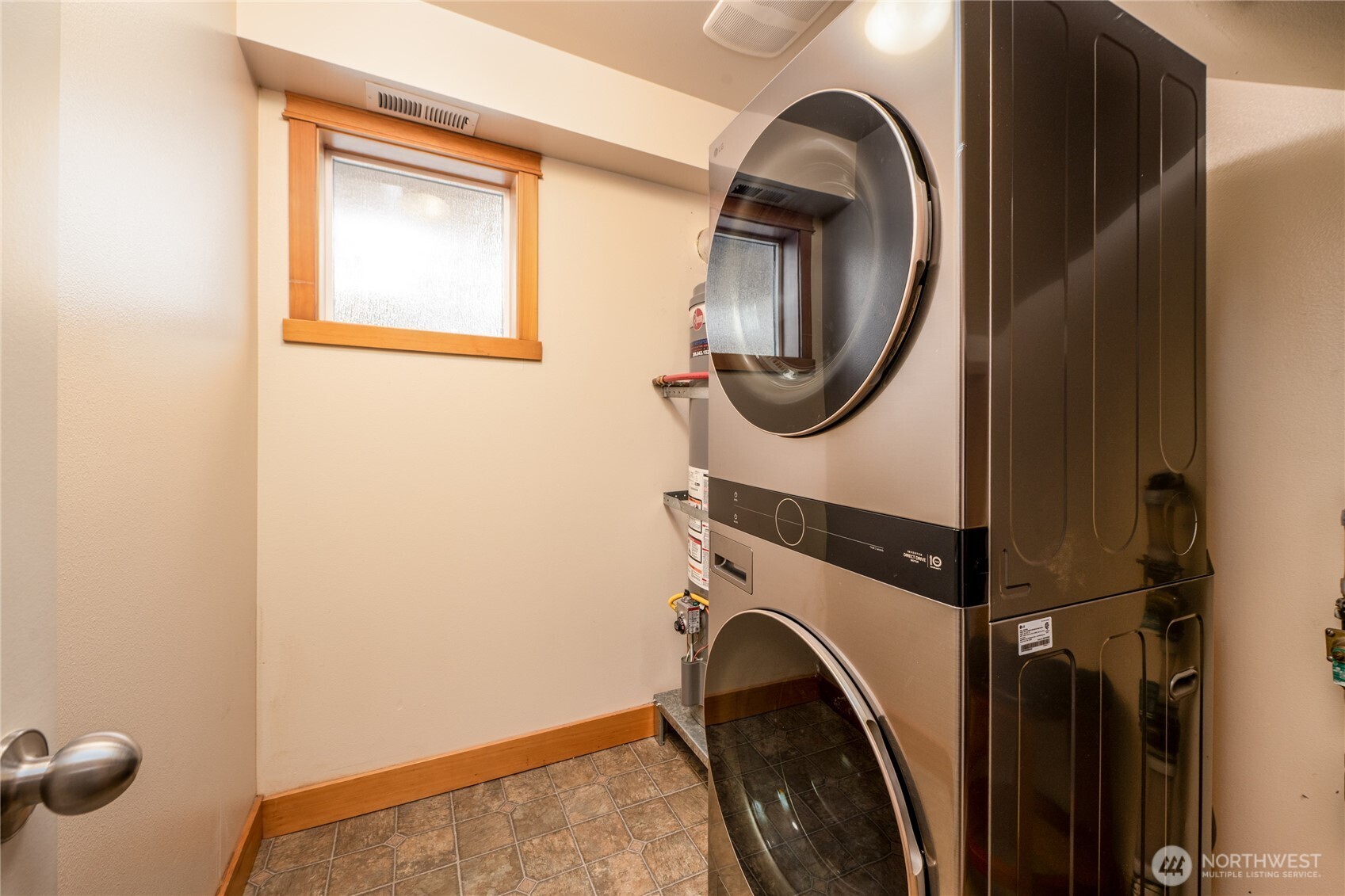 8517 Stone Avenue North, Unit B Seattle, WA 98103 - Photo 20 of 24