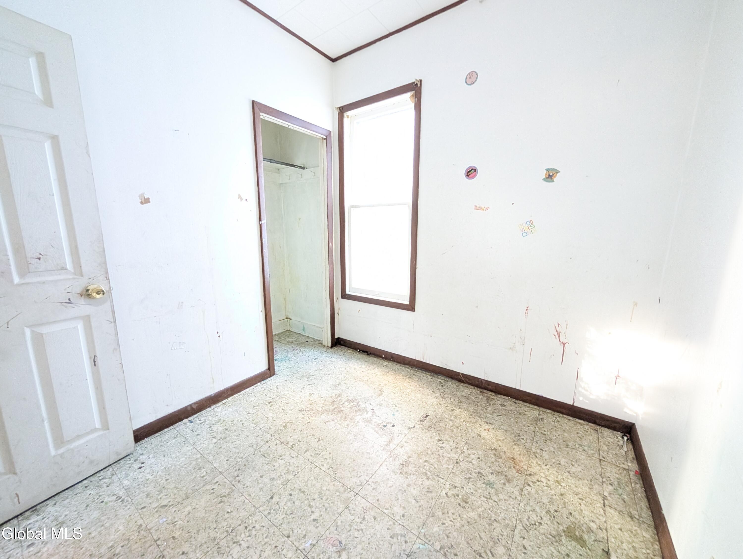 16 Paulding Street Schenectady, NY 12308 - Photo 14 of 40 PXL_20251108_202515569