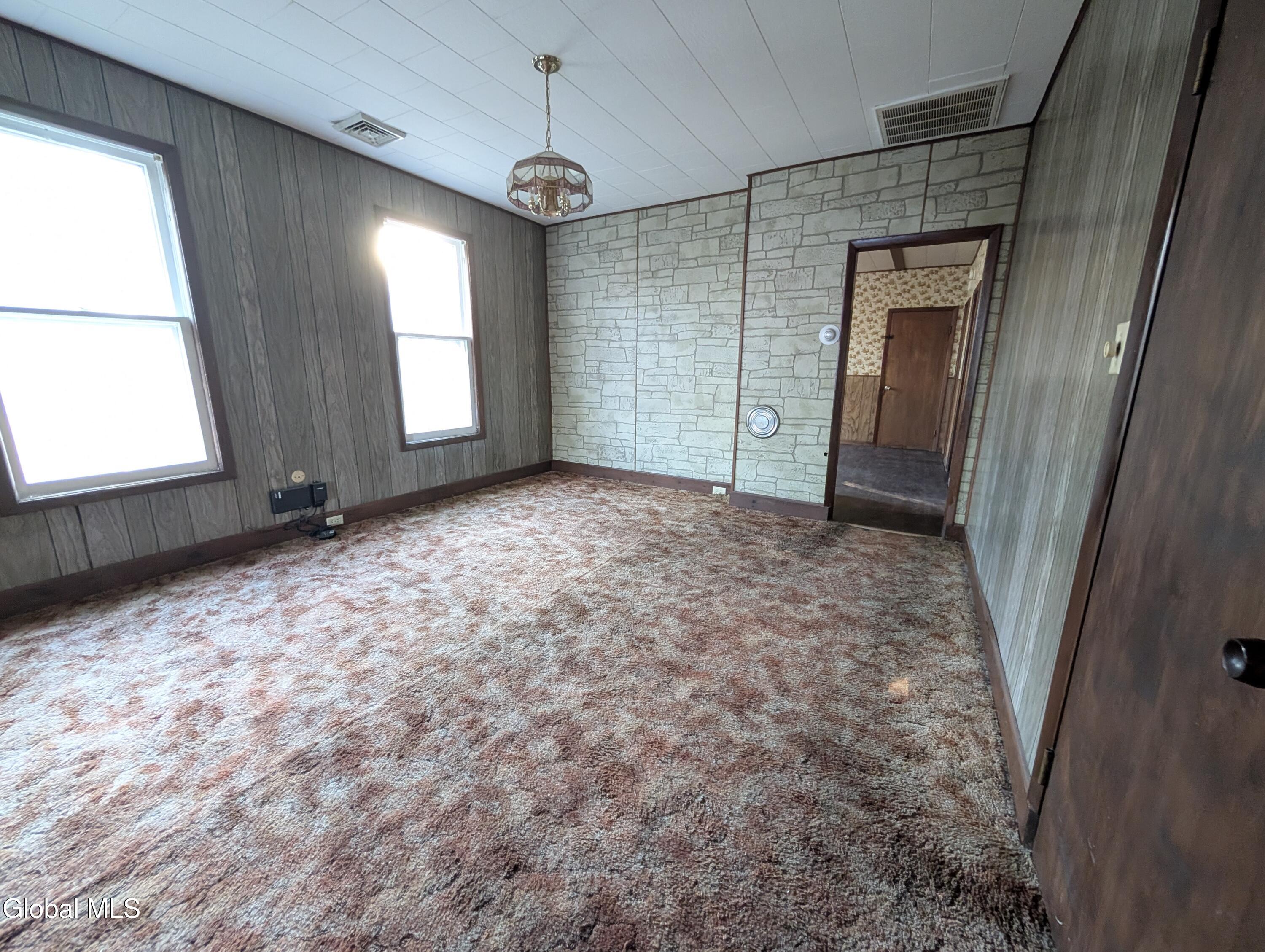 16 Paulding Street Schenectady, NY 12308 - Photo 19 of 40 PXL_20251108_202811040