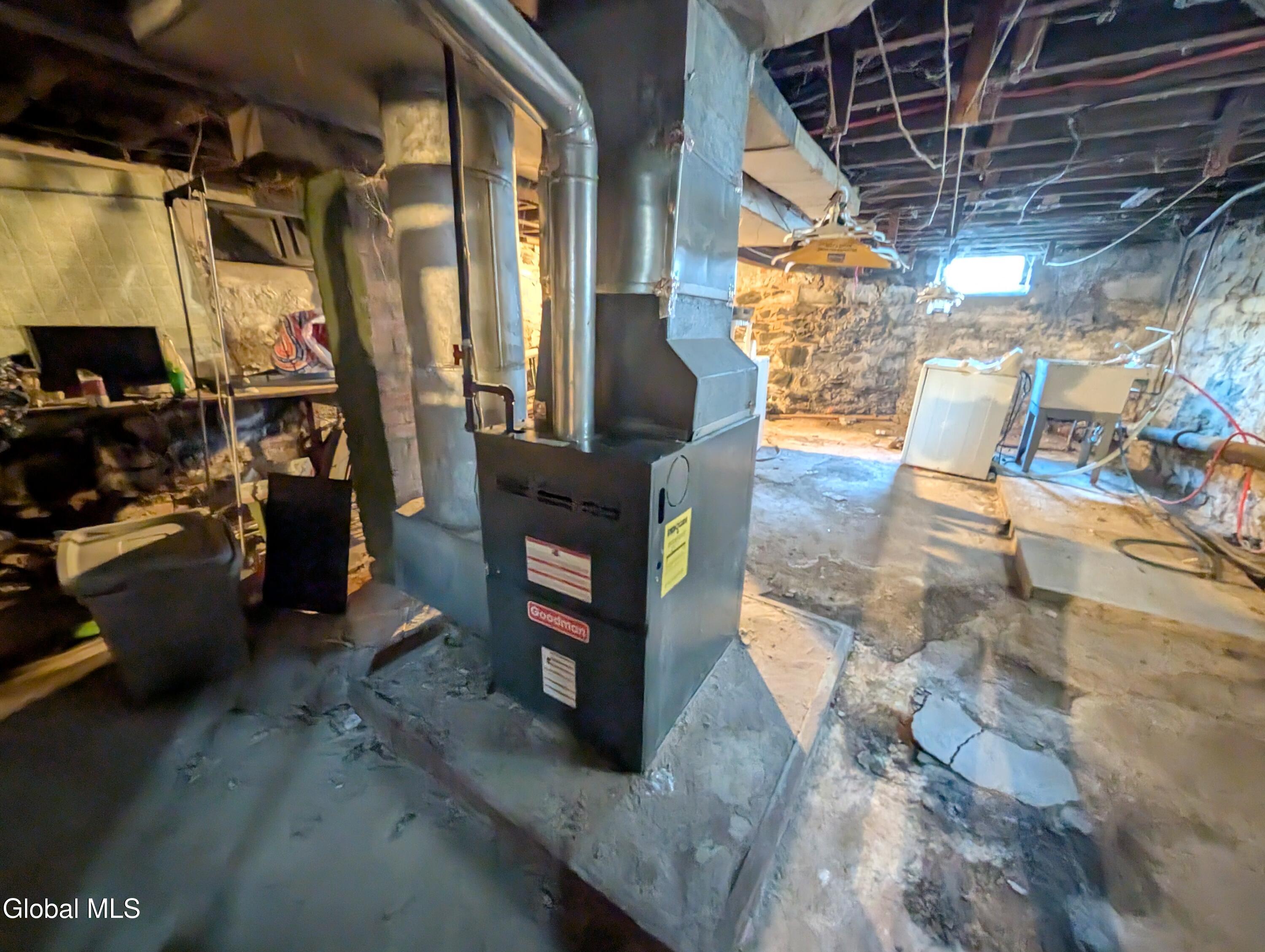 16 Paulding Street Schenectady, NY 12308 - Photo 35 of 40 -PXL_20251108_203529396