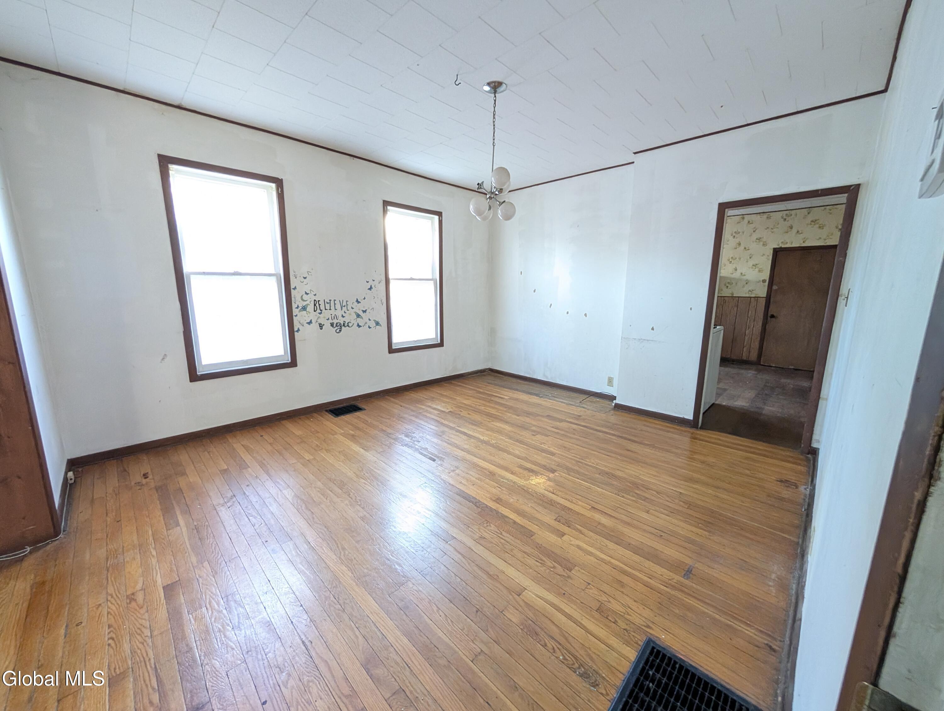 16 Paulding Street Schenectady, NY 12308 - Photo 7 of 40 PXL_20251108_202255245