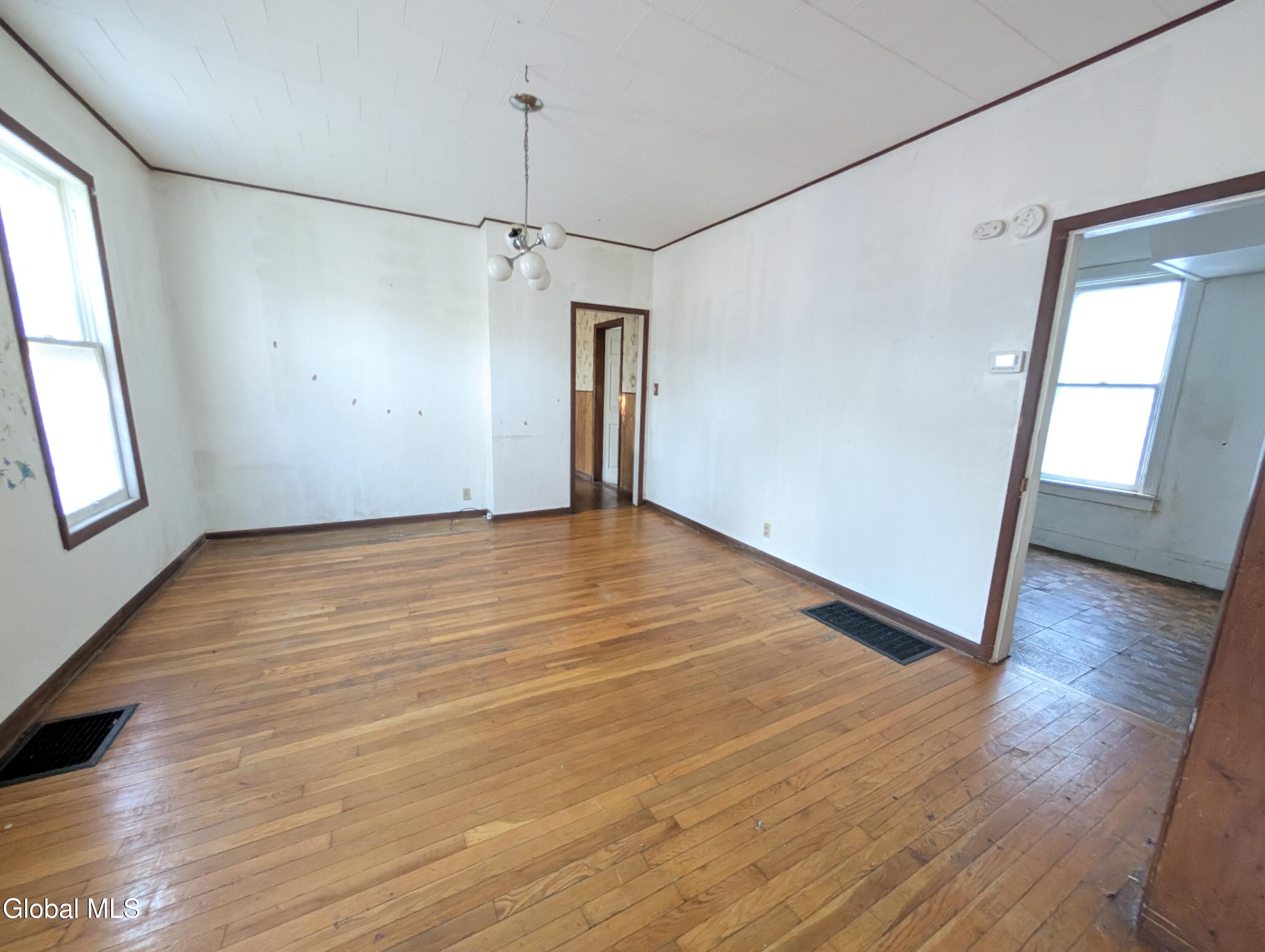 16 Paulding Street Schenectady, NY 12308 - Photo 8 of 40 PXL_20251108_202247054