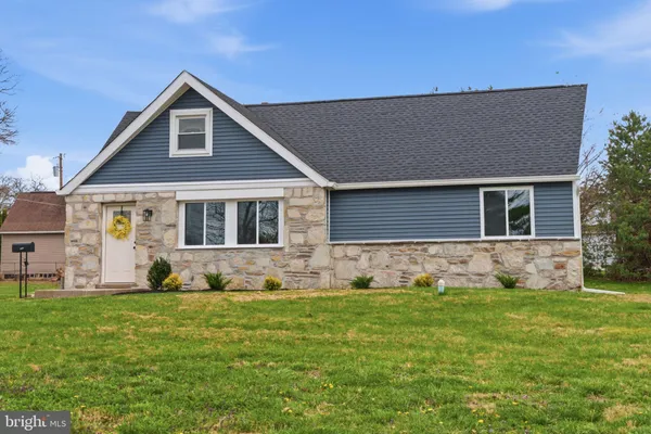 $499,900 | 369 Deb Lane, Warminster, PA 18974