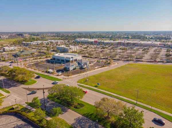 $424,900 | 11769 Southwest Bennington Circle, Port St. Lucie, FL 34987