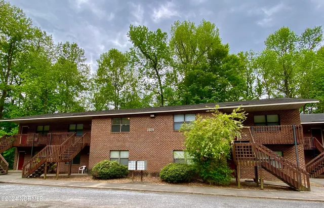 $650 | 2609 MacGregor Downs Road, Unit 14, Greenville, NC 27834