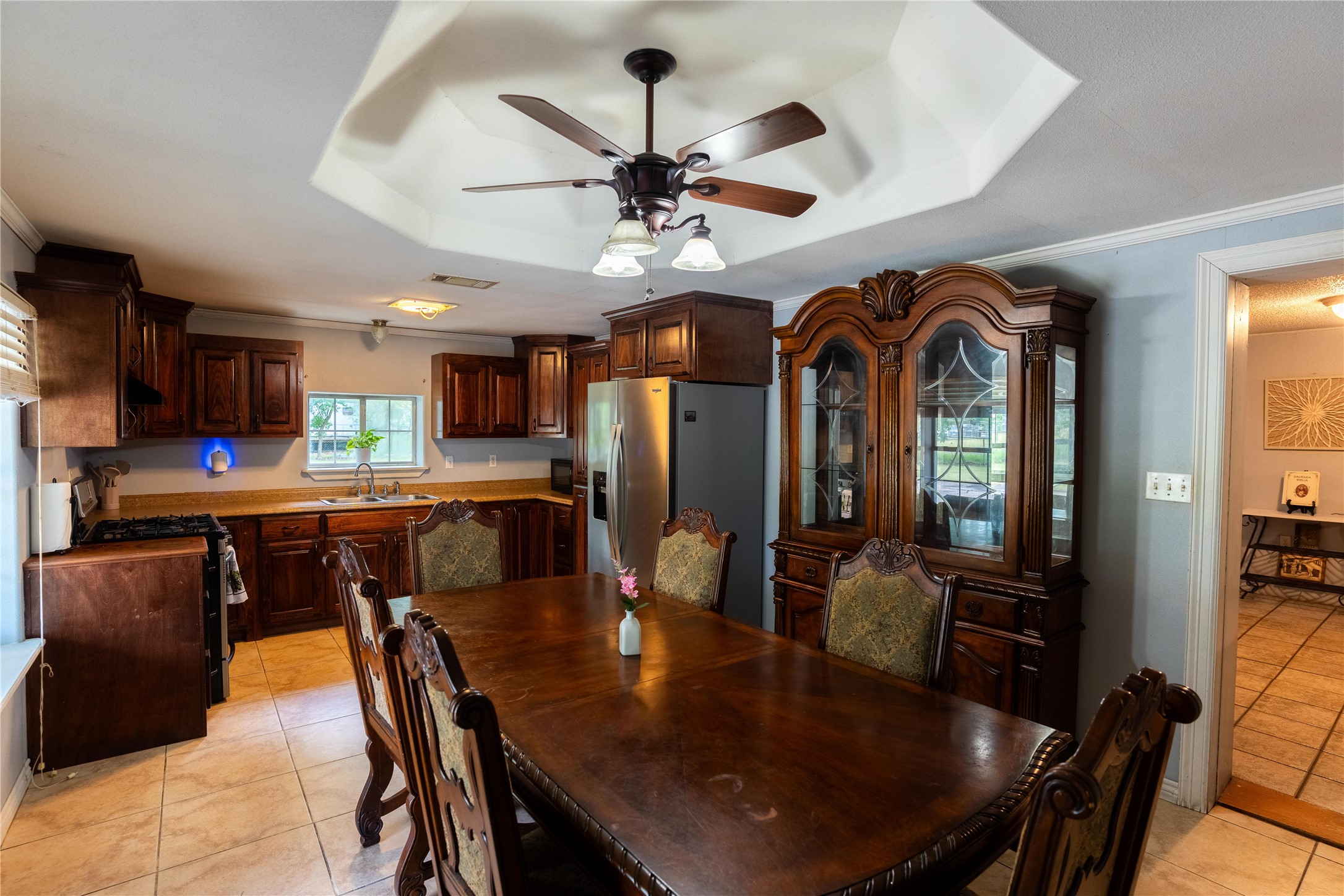 417 Hardy Street Clute, TX 77531 - Photo 6 of 30