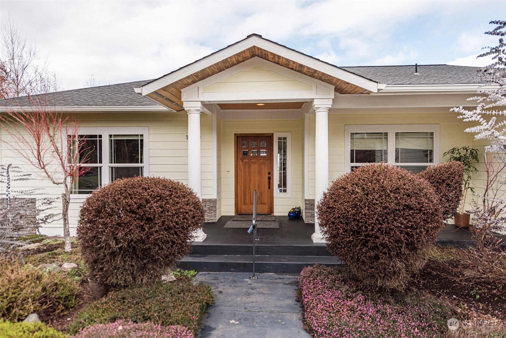 1203 Rook Drive Port Angeles, WA 98362 - Photo 2 of 38 Gallery Image 2