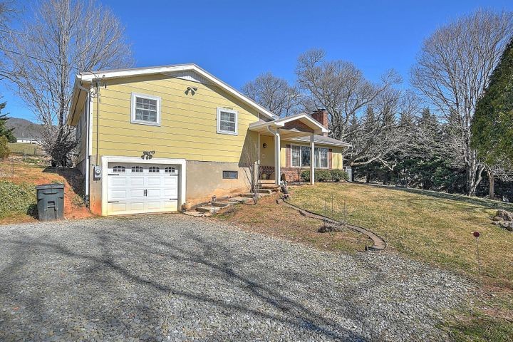 204 George Bowers Road Elizabethton, TN 37643 - Photo 1 of 26