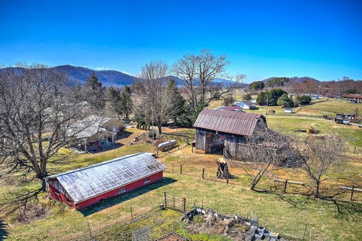 204 George Bowers Road Elizabethton, TN 37643 - Photo 6 of 26