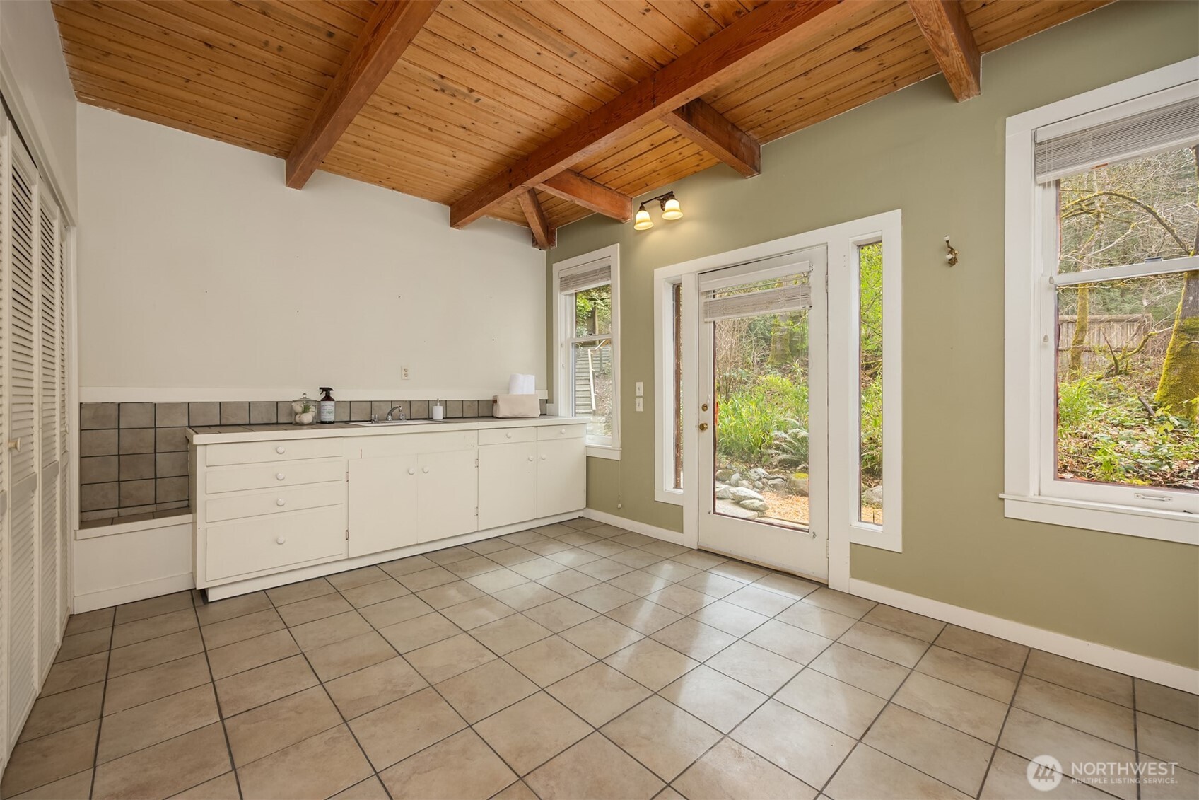 5790 Old Mill Road Northeast Bainbridge Island, WA 98110 - Photo 23 of 31