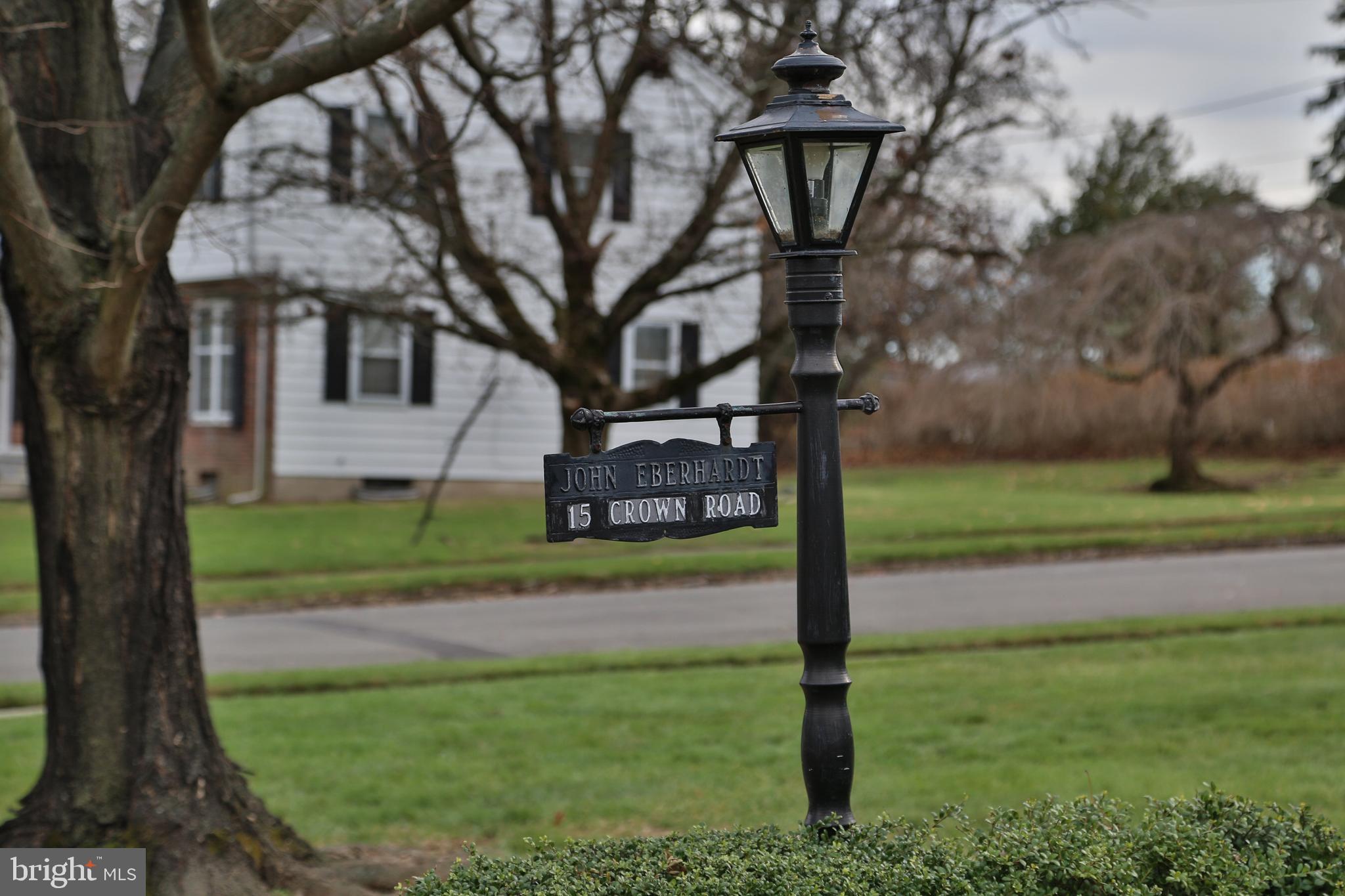15 Crown Road Ewing, NJ 08638 - Photo 26 of 26 Original Signpost