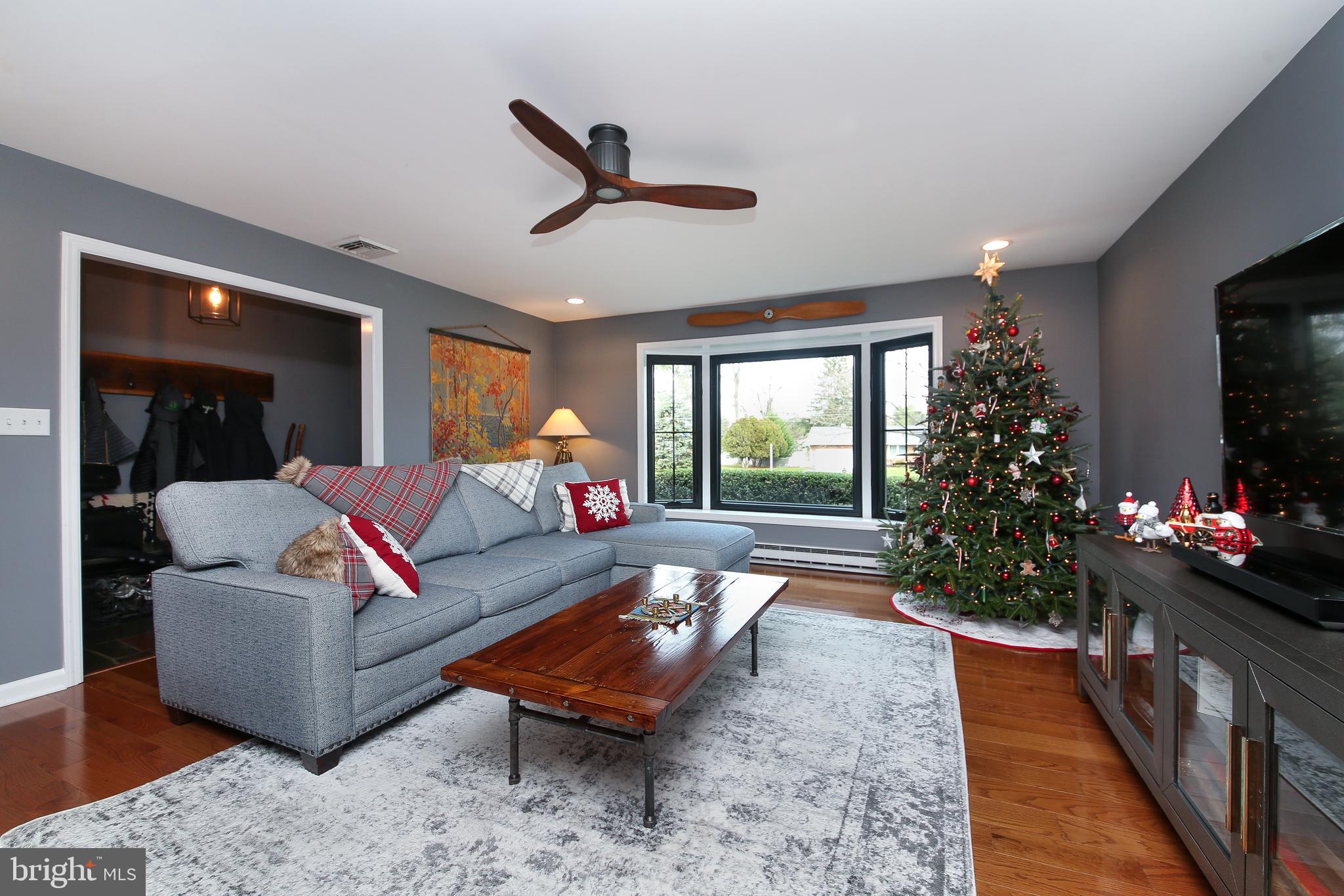 15 Crown Road Ewing, NJ 08638 - Photo 4 of 26 Extended Living Area