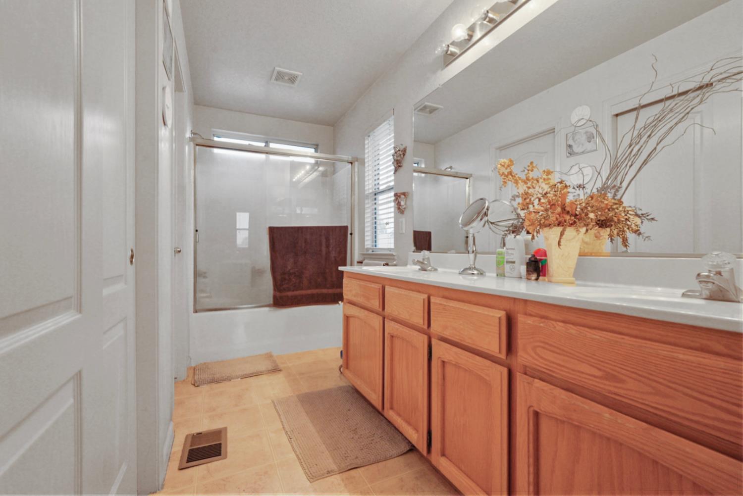 938 Zina Lane Turlock, CA 95380 - Photo 25 of 39