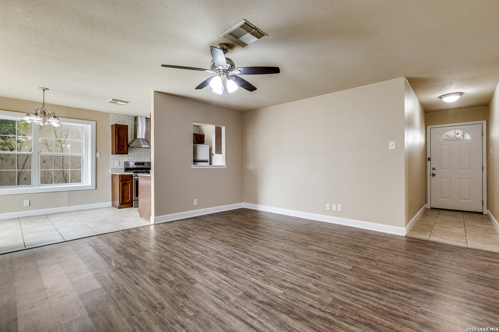7114 Spring Morning San Antonio, TX 78249 - Photo 5 of 29