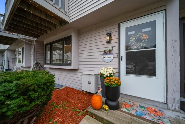 $300,000 | 69 Birch Glen Drive, Unit 2, Bennington, NH 03442