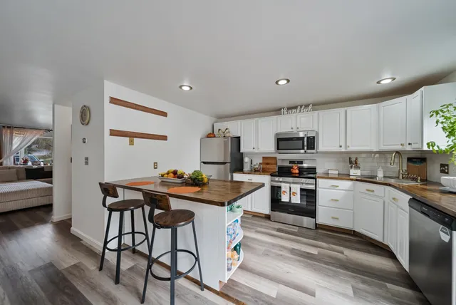 $300,000 | 69 Birch Glen Drive, Unit 2, Bennington, NH 03442