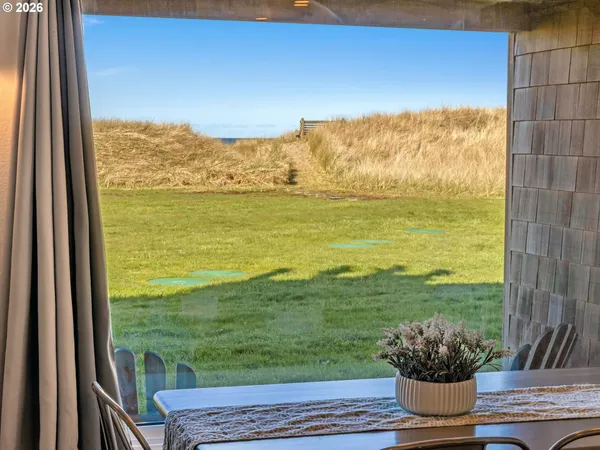 $549,000 | 856 Neacoxie Boulevard, Unit 304, Gearhart, OR 97138