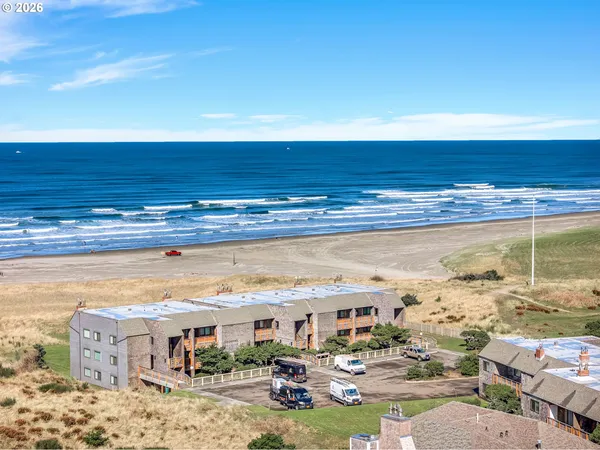 $549,000 | 856 Neacoxie Boulevard, Unit 304, Gearhart, OR 97138