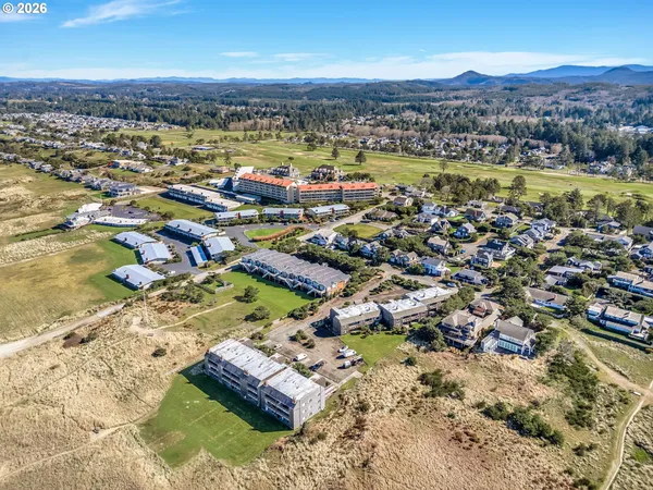 $549,000 | 856 Neacoxie Boulevard, Unit 304, Gearhart, OR 97138