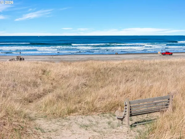 $549,000 | 856 Neacoxie Boulevard, Unit 304, Gearhart, OR 97138