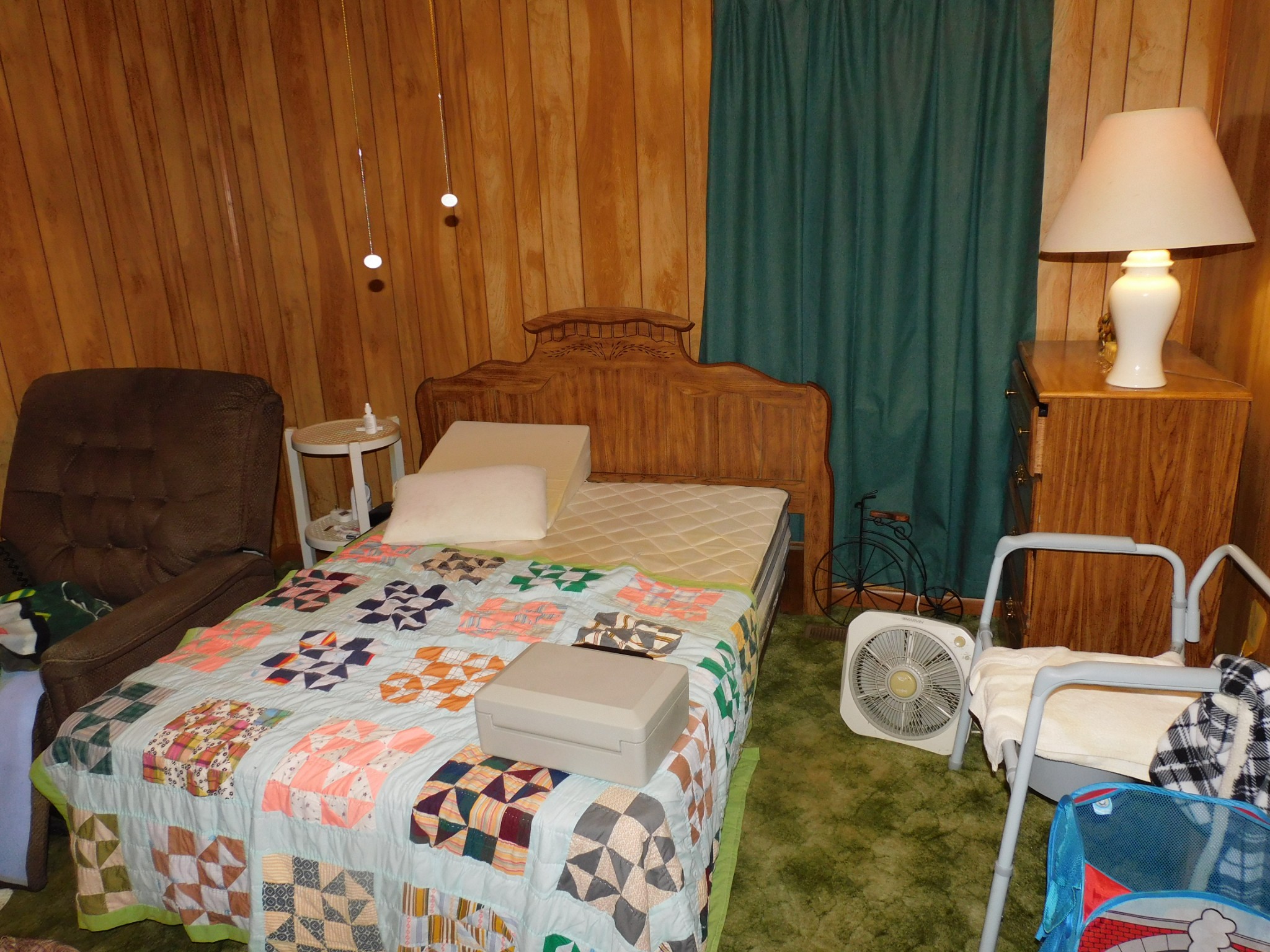270 Wright Road Manchester, TN 37355 - Photo 12 of 20 a bedroom with bed and a lamp