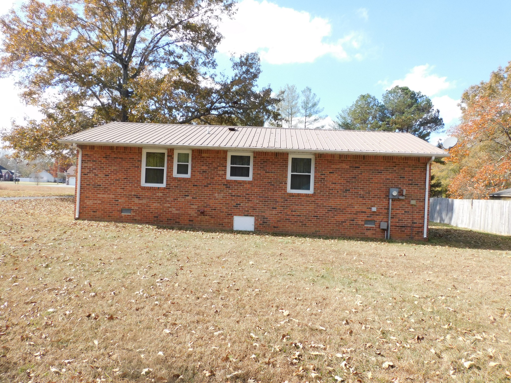 270 Wright Road Manchester, TN 37355 - Photo 15 of 20 a front view of a house with a yard