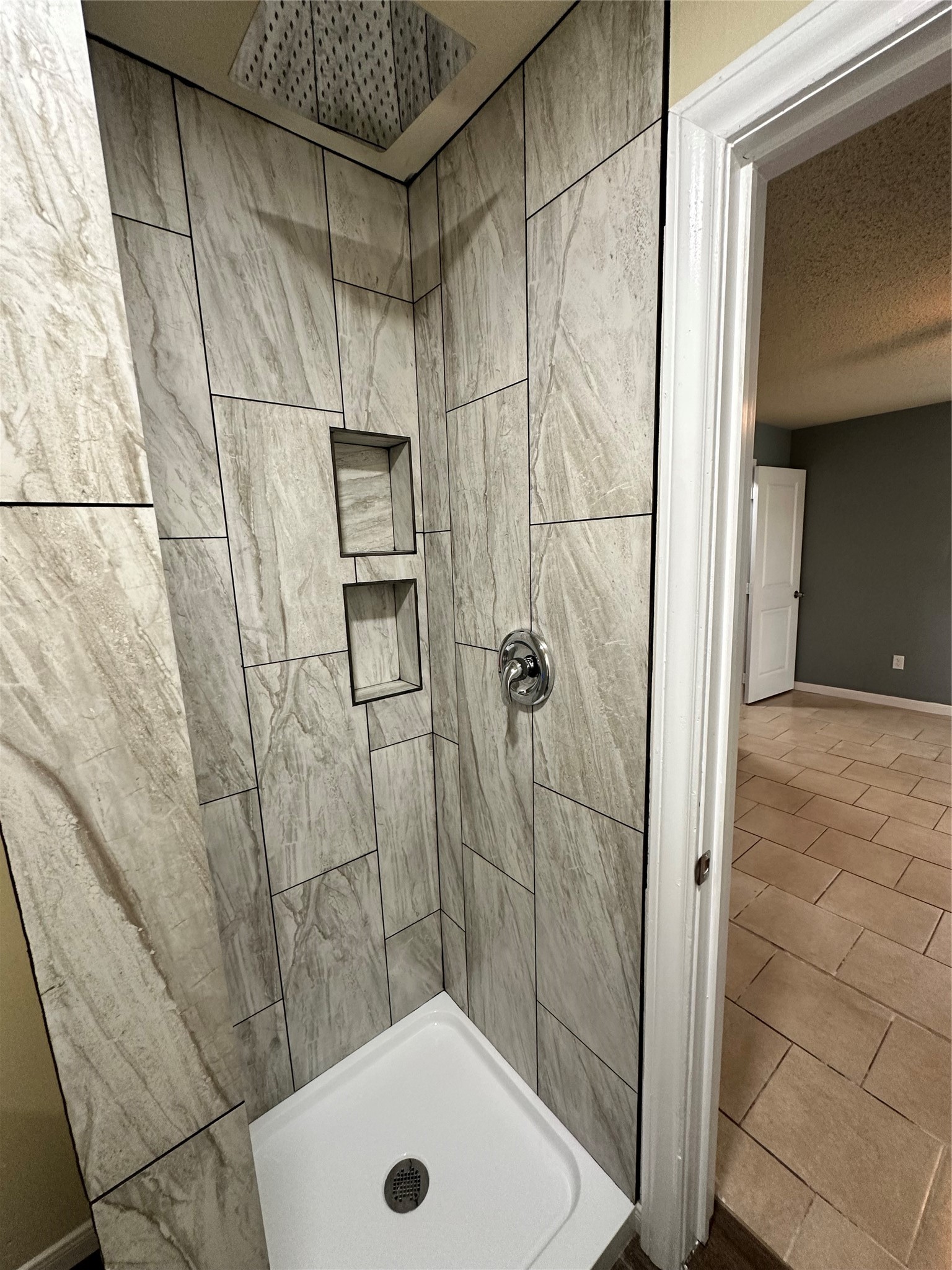 6911 Bauman Road Houston, TX 77022 - Photo 14 of 17