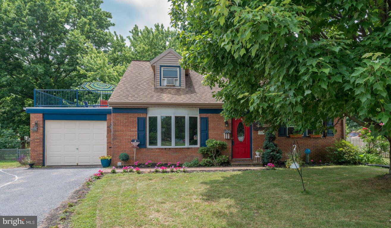 530 West 2nd Avenue Lititz, PA 17543 - Photo 2 of 24