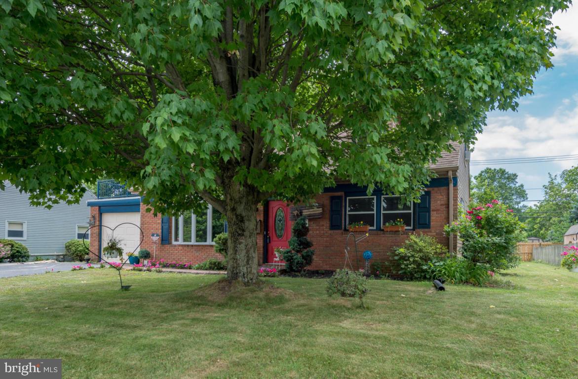 530 West 2nd Avenue Lititz, PA 17543 - Photo 3 of 24