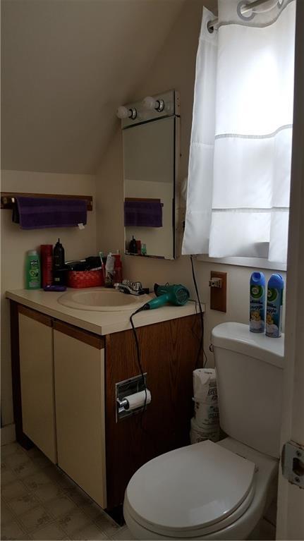 19 Hammond Road Damariscotta, ME 04543 - Photo 15 of 20 Bath room