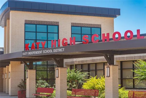 $500,000 | 6039 Whispering Lakes Drive, Katy, TX 77493