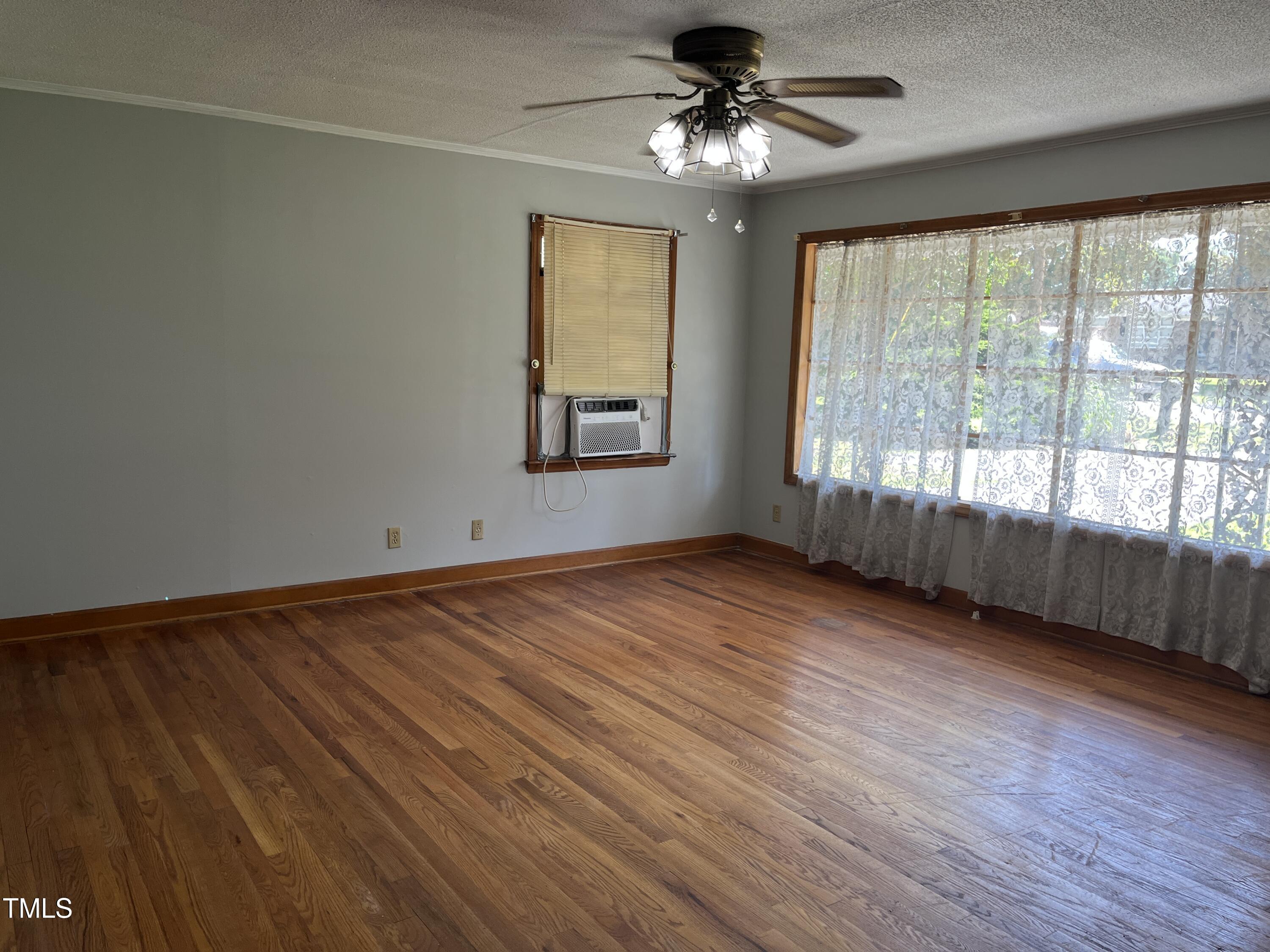 417 Sunnyview Road Henderson, NC 27536 - Photo 7 of 11 IMG_7611(1)