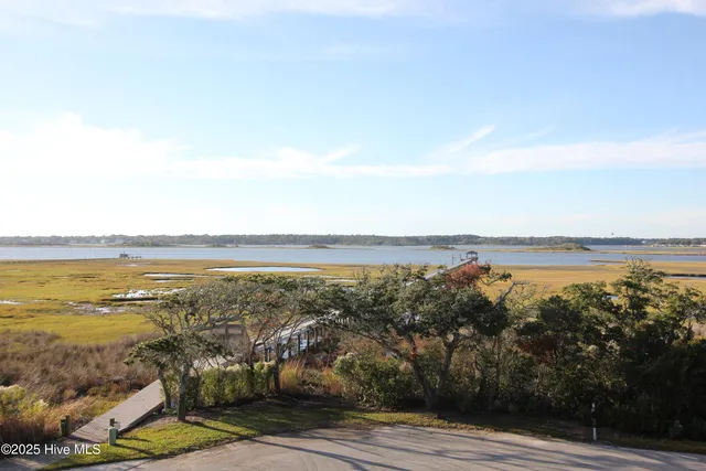 $2,850 | 102 South Harbor Drive, Surf City, NC 28445