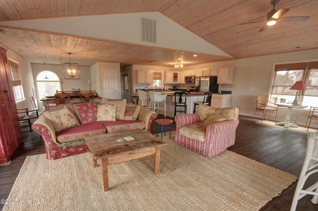 $2,850 | 102 South Harbor Drive, Surf City, NC 28445