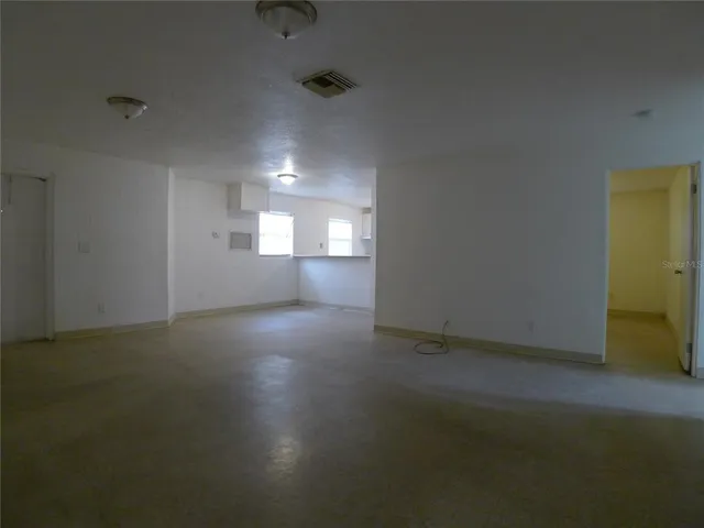 a view of empty room with window