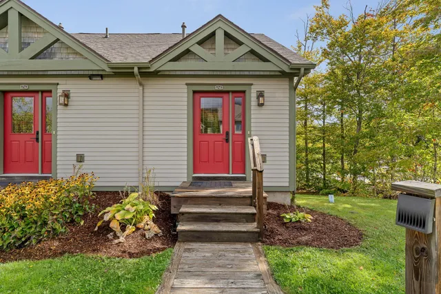 $345,000 | 16 White Pine Drive, Unit 4745, Jay, VT 05859