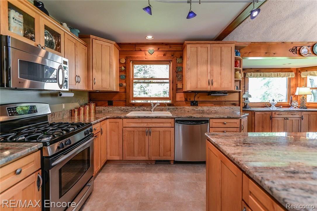 551 North Baldwin Road Oxford, MI 48371 - Photo 11 of 43 I4.jpg