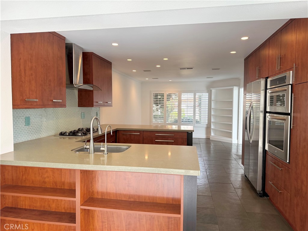 4 Del Rey, Unit 19 Irvine, CA 92612 - Photo 11 of 25 Kitchen
