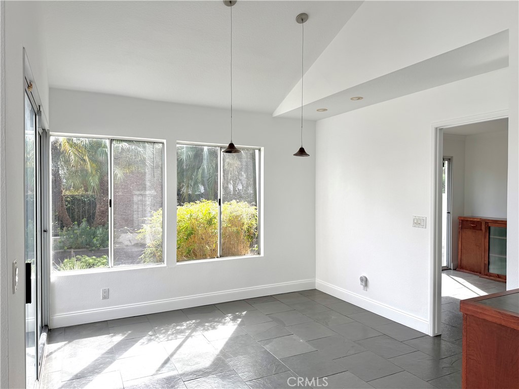 4 Del Rey, Unit 19 Irvine, CA 92612 - Photo 19 of 25 FORMAL DINING AREA!