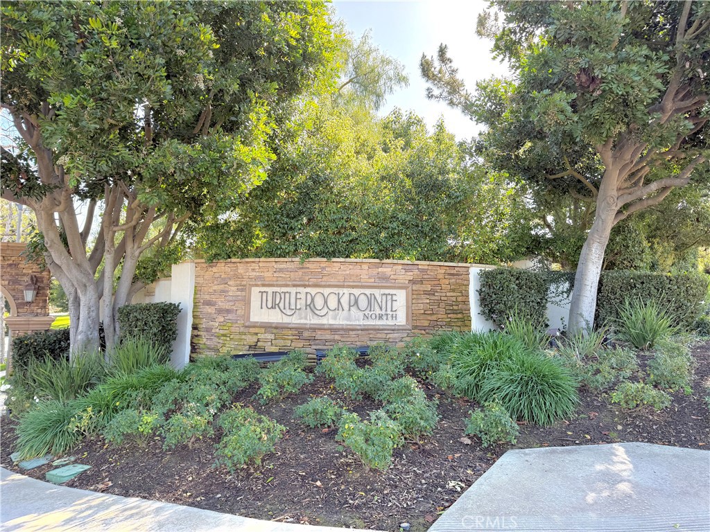 4 Del Rey, Unit 19 Irvine, CA 92612 - Photo 2 of 25 PRESTIGIOUS ENTRANCE TO TURTLE ROCK COMMUNITY! CLOSE TO FWY ACCESS!