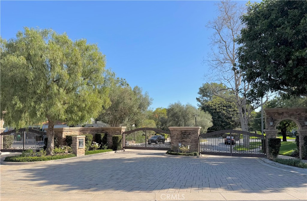 4 Del Rey, Unit 19 Irvine, CA 92612 - Photo 3 of 25 GATE GUARDED COMMUNITY TO PROVIDE UPMOST SECURITY!