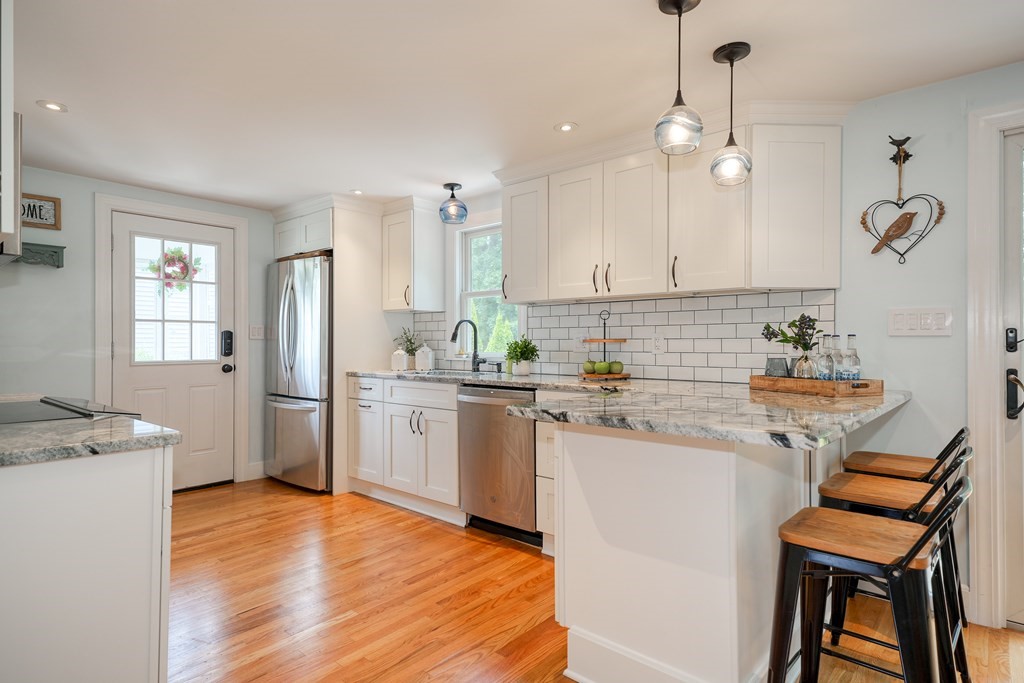5 Frances Road Burlington, MA 01803 - Photo 13 of 41 Gallery Image 13