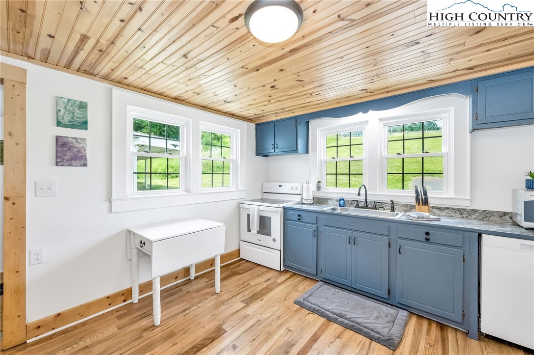 609 West Main Street Jefferson, NC 28640 - Photo 14 of 45