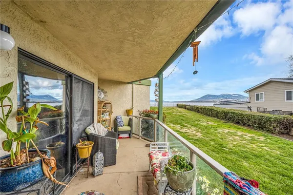 $149,000 | 10 Royale Avenue, Unit 2, Lakeport, CA 95453