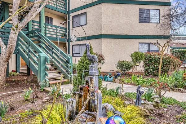 $149,000 | 10 Royale Avenue, Unit 2, Lakeport, CA 95453