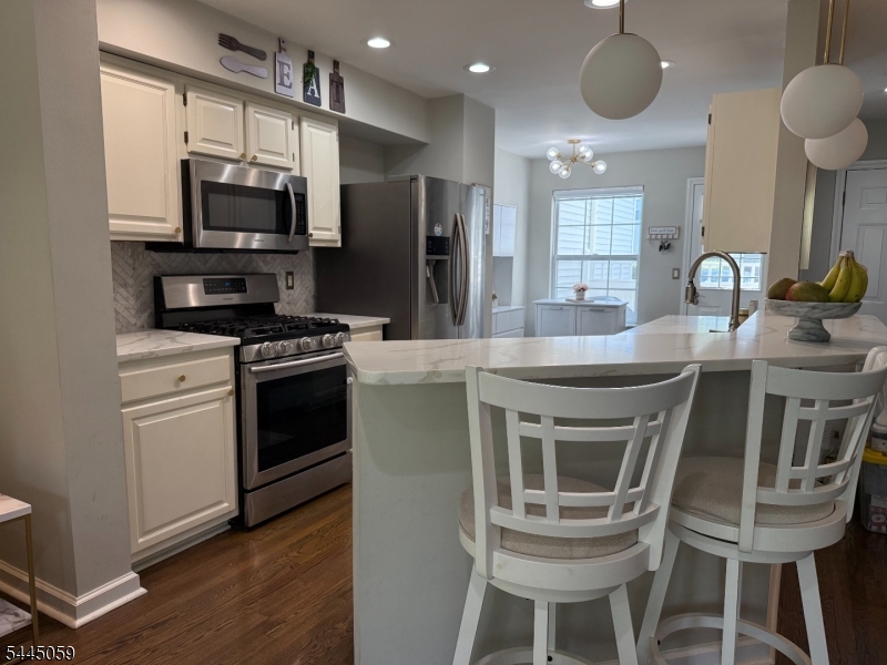 1602 Appleton Way Whippany, NJ 07981 - Photo 3 of 23