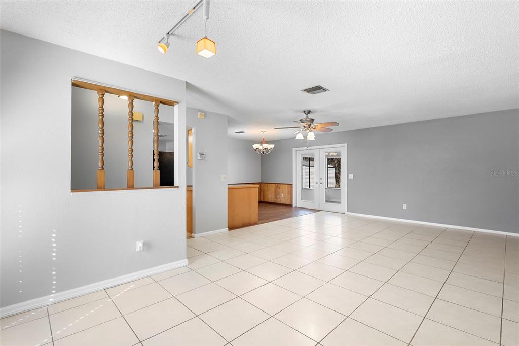 286 Valencia Road DeBary, FL 32713 - Photo 2 of 38 Gallery Image 2
